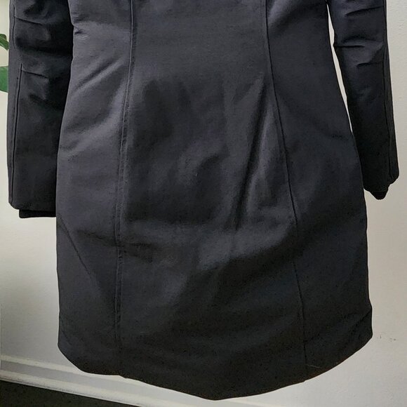 NWT Moose Knuckles Women's Stirling Down ParkaβBuilt for Harsh Winters βοΈ(#126) - Picture 7 of 13